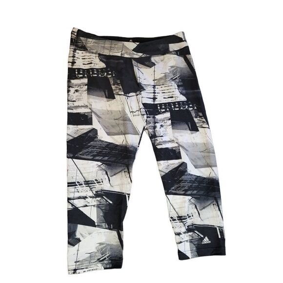 Adidas‎ Leggings Women Sz M Climalite Graphic Print Crop Black White Athleisure - Picture 1 of 6